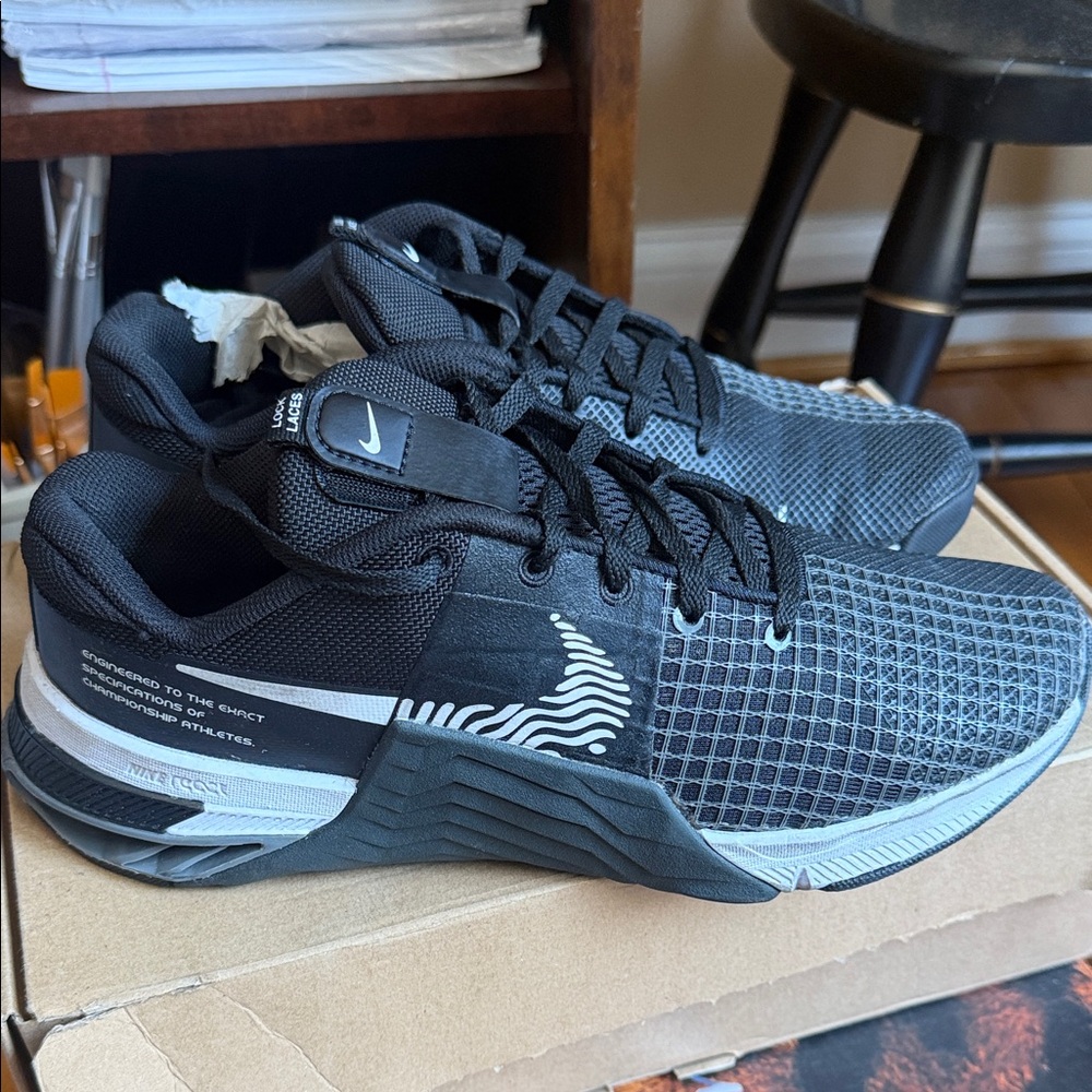 Nike Black and White Training Sneakers